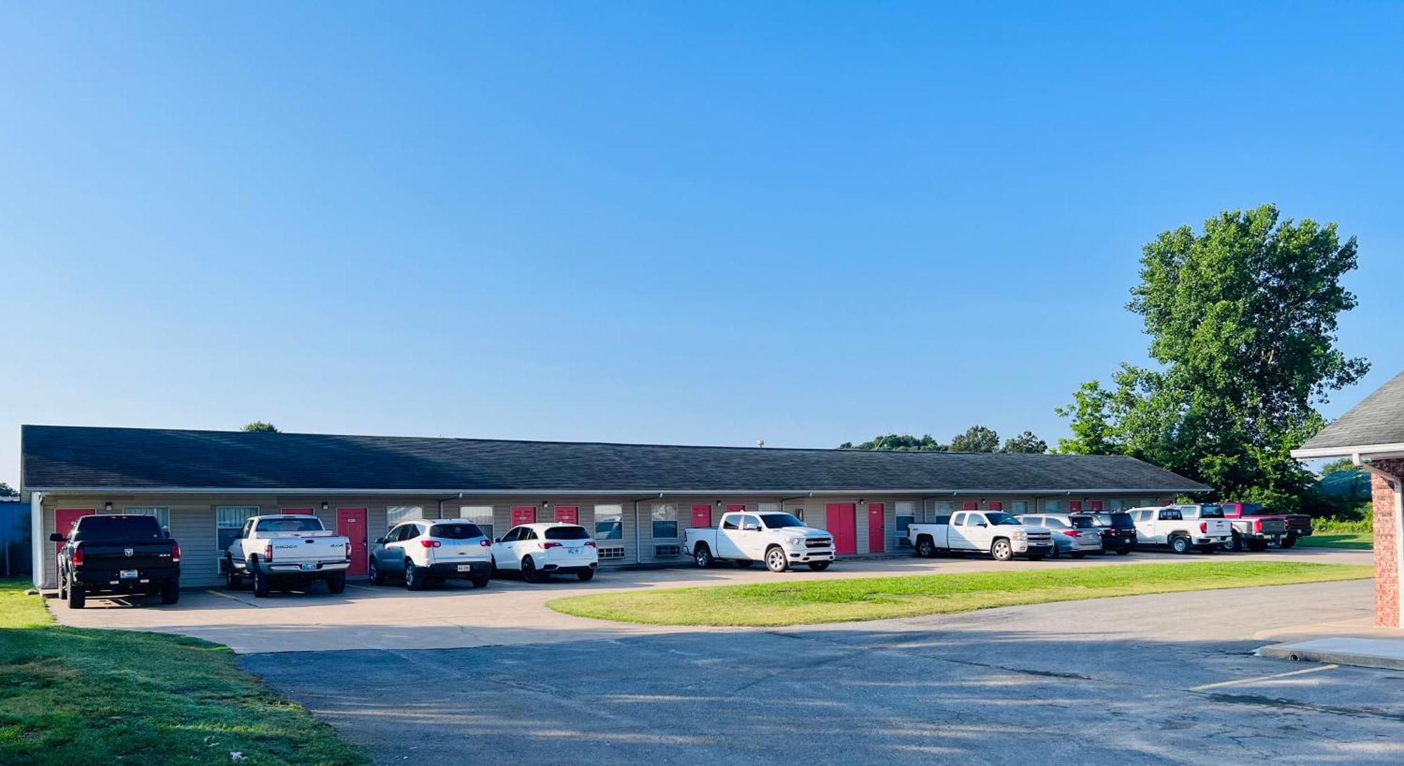 Suite 16 Motel Gore Exterior photo
